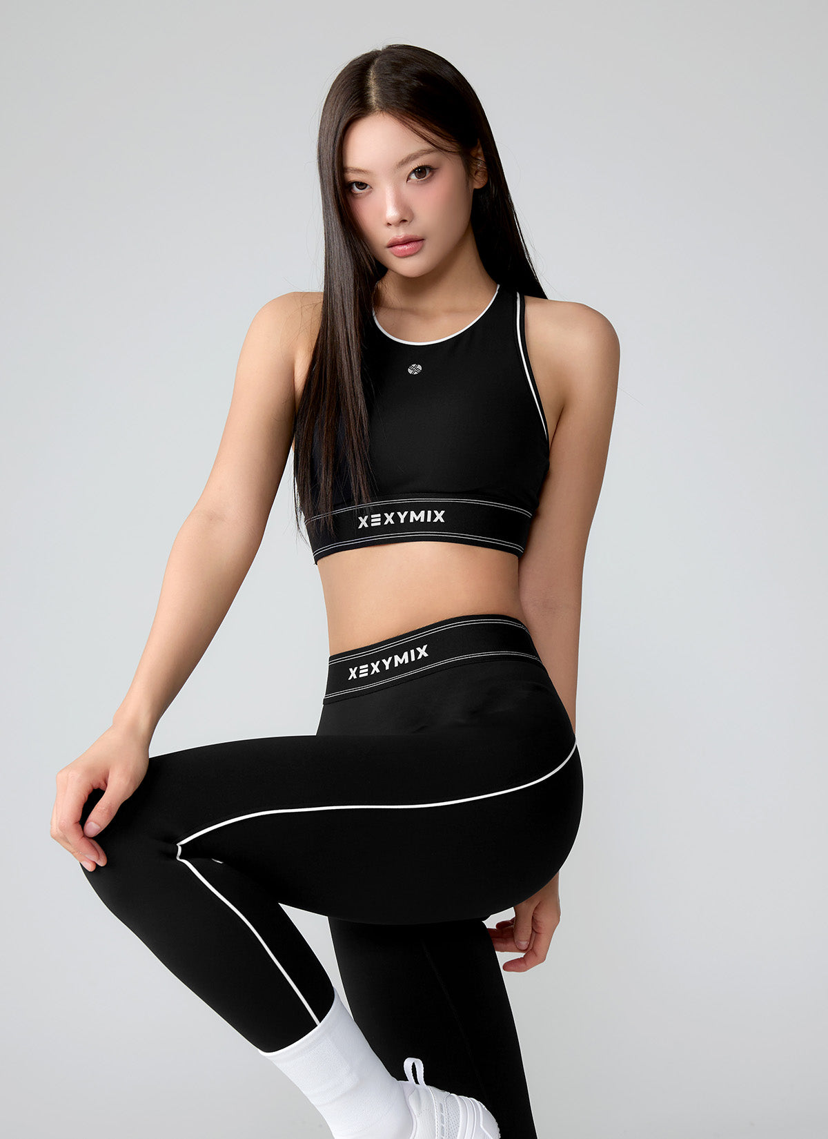Active Fit 黑標360N柔彈美感文字下襬運動背心上衣|共5色|XWFBR16J3