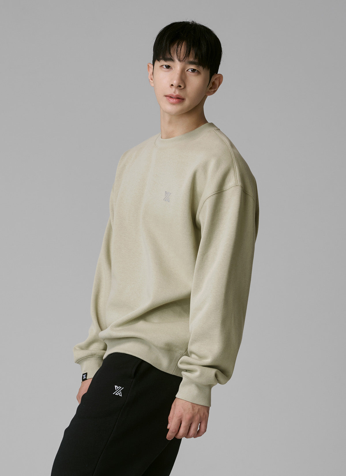 Essential X標誌圓領拉絨大學TEE｜共4色｜XTMMT10J3