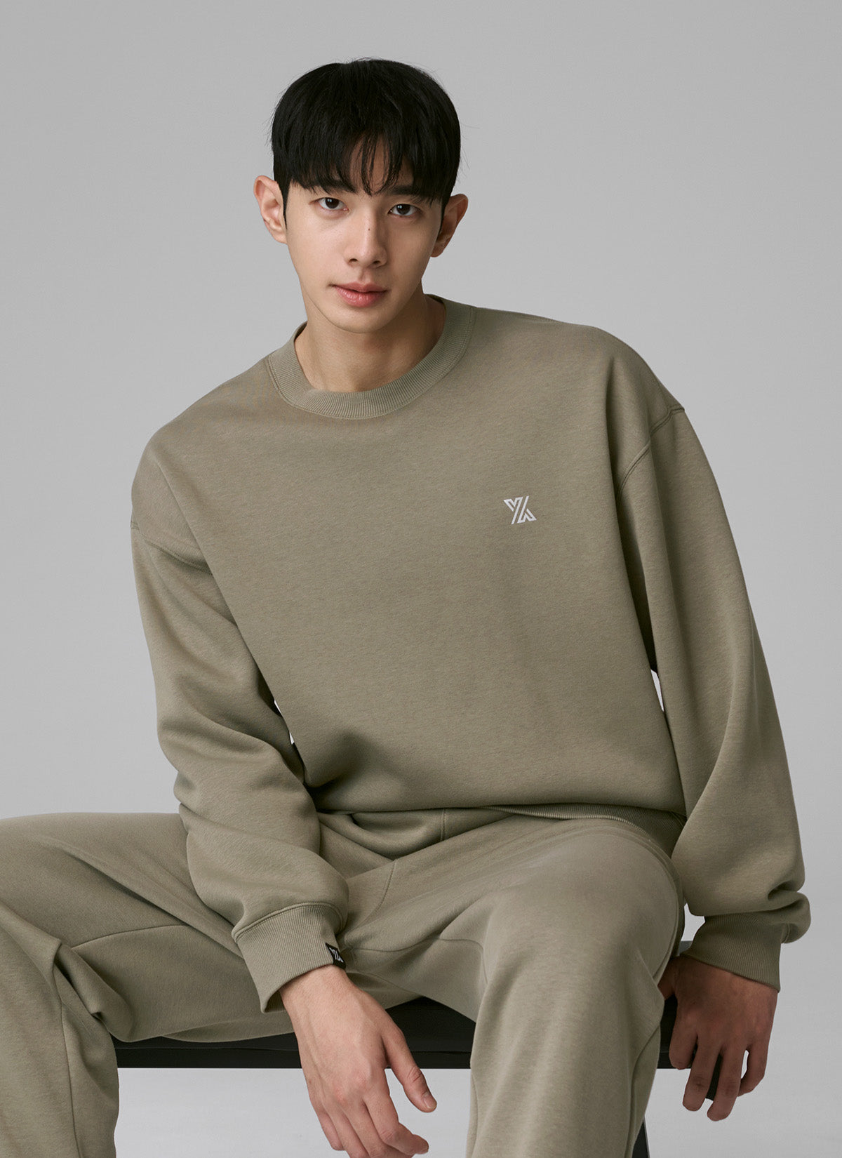 Essential X標誌圓領拉絨大學TEE｜共4色｜XTMMT10J3