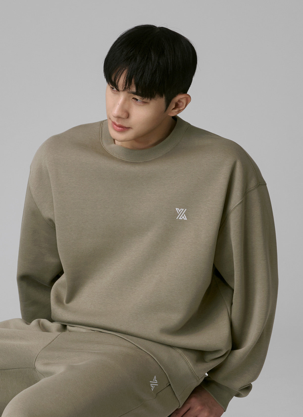 Essential X標誌圓領拉絨大學TEE｜共4色｜XTMMT10J3