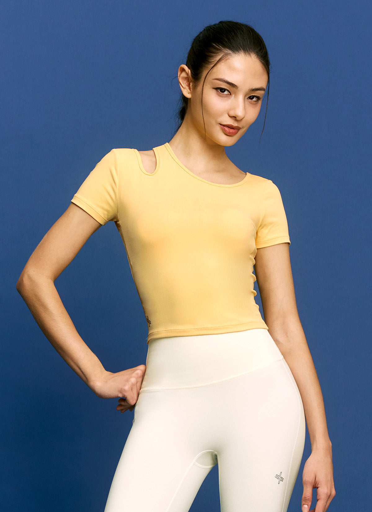 優雅領口不對稱美感短袖上衣｜共4色｜XWFCT02J1
